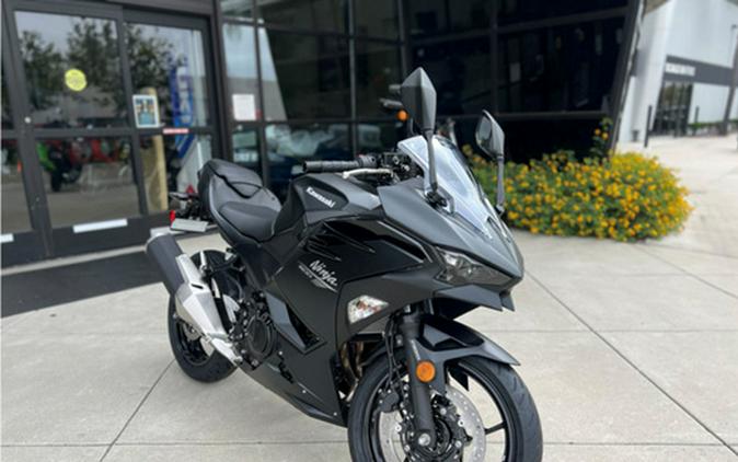 2026 Kawasaki Ninja 500 Metallic Flat Spark Black