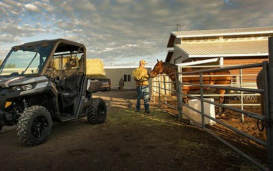 2017 Can-Am Defender XT CAB HD10