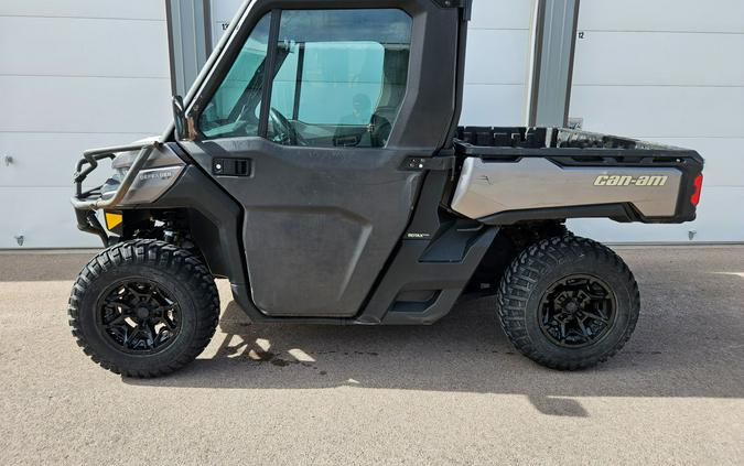 2017 Can-Am Defender XT CAB HD10