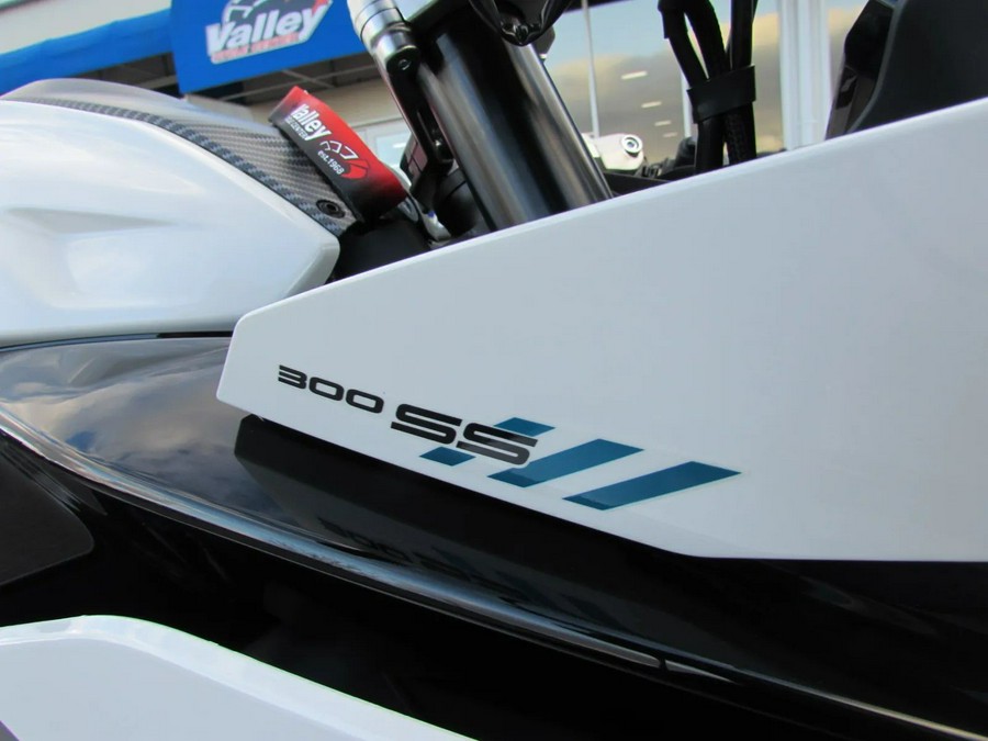 2026 CFMOTO 300SS CF300-5US