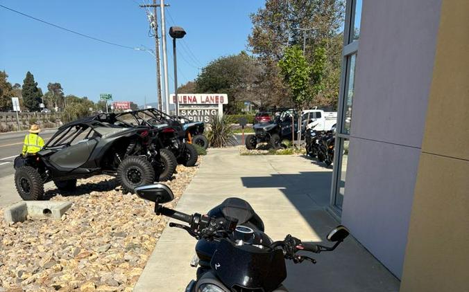 2018 Triumph STREET TRIPLE 765 R