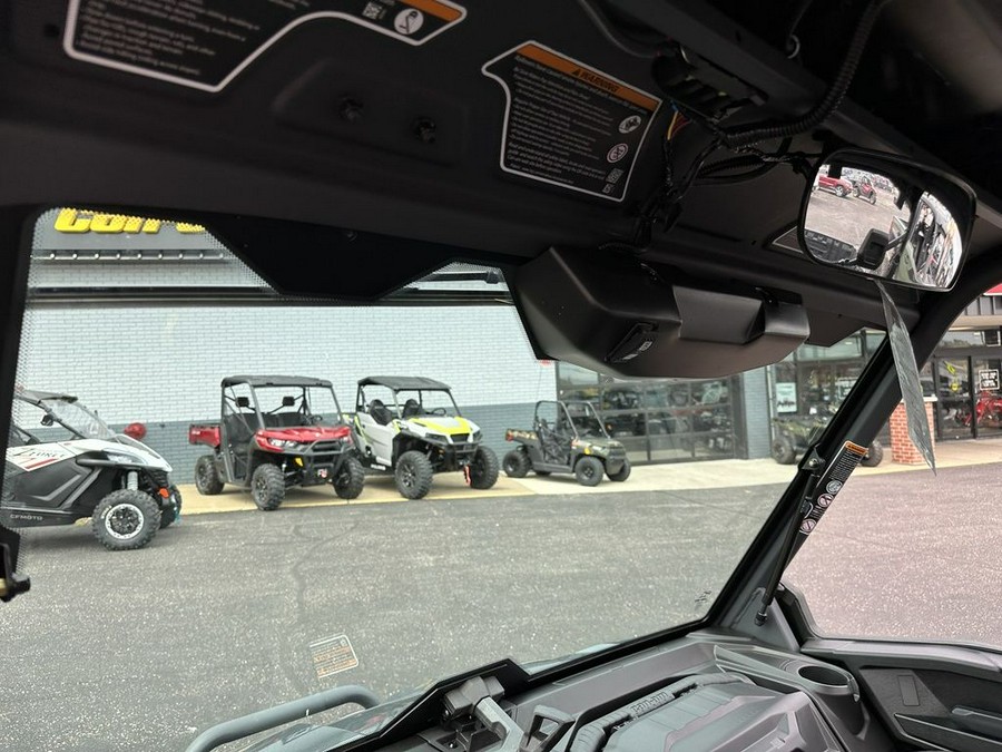 2023 Can-Am® Defender XT HD10