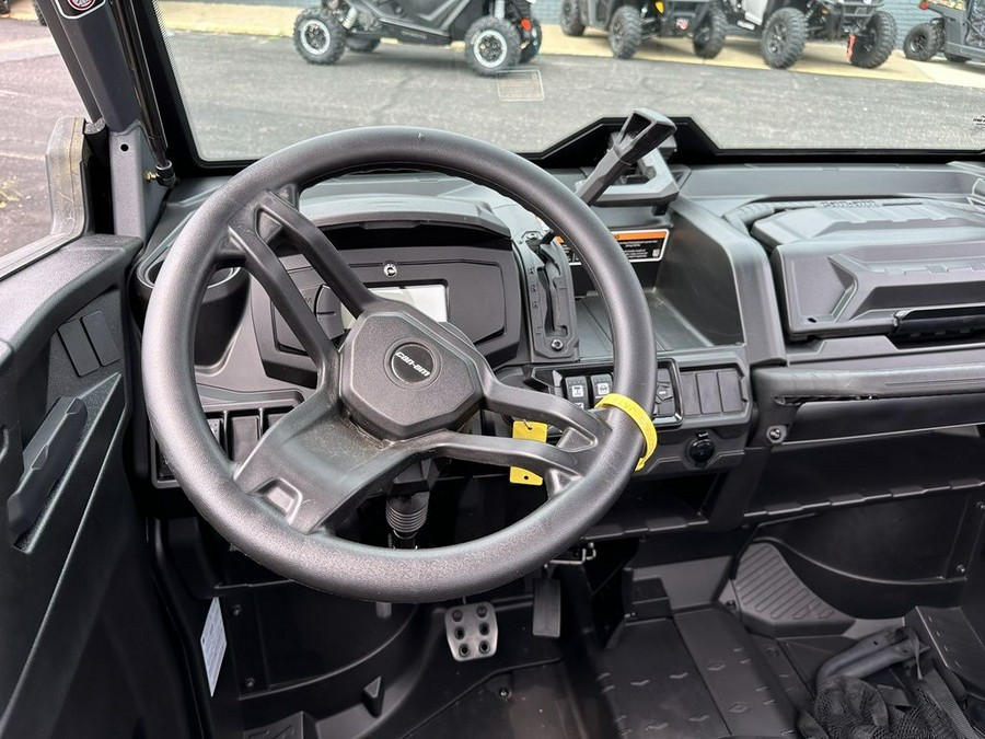 2023 Can-Am® Defender XT HD10