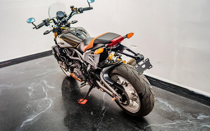 2023 Indian FTR R Carbon