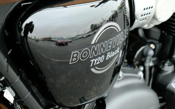 2027 Triumph Bonneville T120 Black