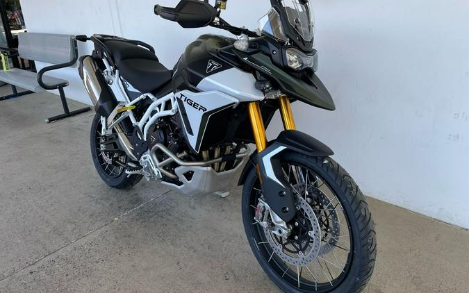 2024 Triumph Tiger 900 Rally Pro Matt Khaki Green / Matt Phantom Black