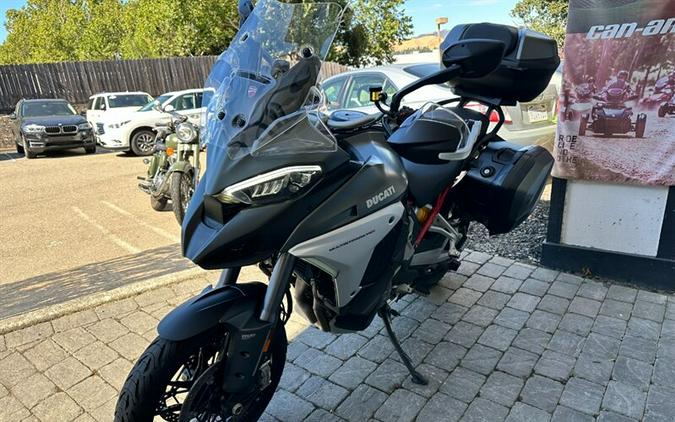 2022 Ducati Multistrada V4 S TRAVE & RADAR