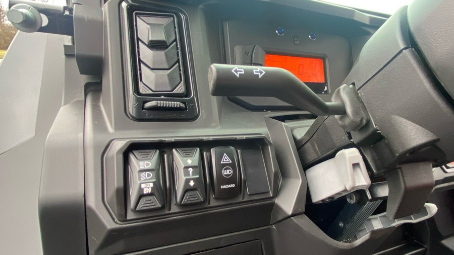 2026 Can-Am Defender MAX Lone Star Cab HD11 With Accessories