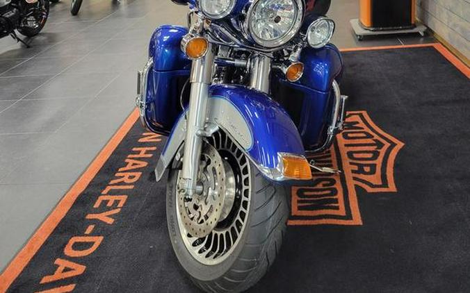 2010 Harley-Davidson® FLHTCU - Ultra Classic® Electra Glide