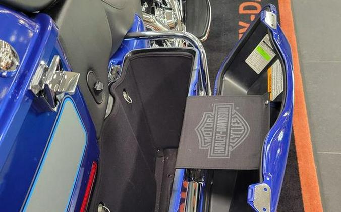 2010 Harley-Davidson® FLHTCU - Ultra Classic® Electra Glide