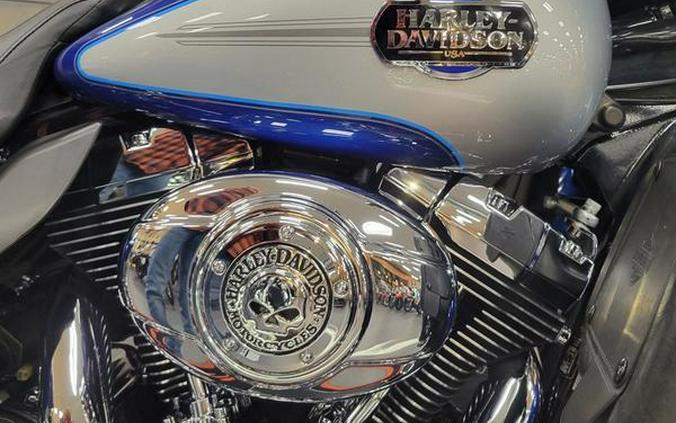 2010 Harley-Davidson® FLHTCU - Ultra Classic® Electra Glide
