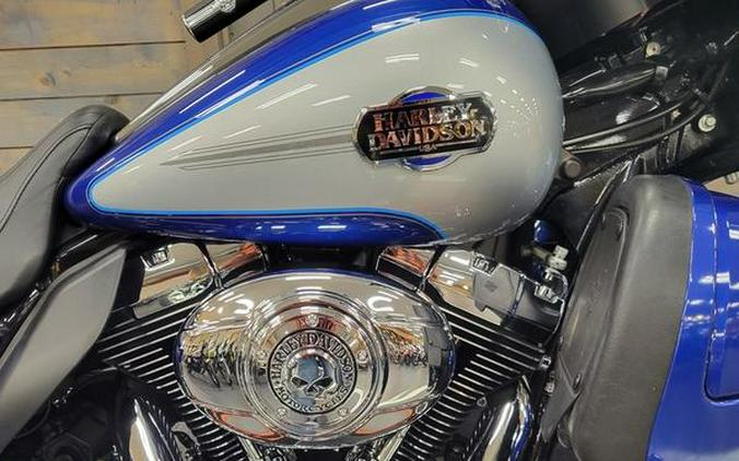 2010 Harley-Davidson® FLHTCU - Ultra Classic® Electra Glide