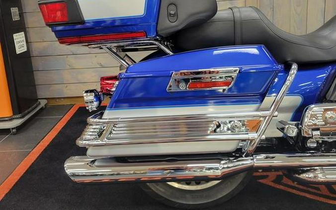 2010 Harley-Davidson® FLHTCU - Ultra Classic® Electra Glide