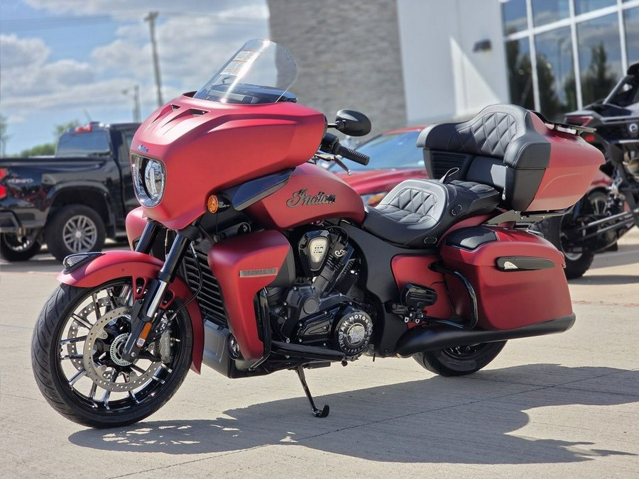 2025 Indian Motorcycle® Roadmaster® PowerPlus Dark Horse® 112 w/PowerBand Sunset Red Smoke