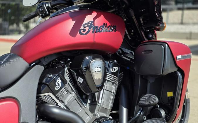 2025 Indian Motorcycle® Roadmaster® PowerPlus Dark Horse® 112 w/PowerBand Sunset Red Smoke