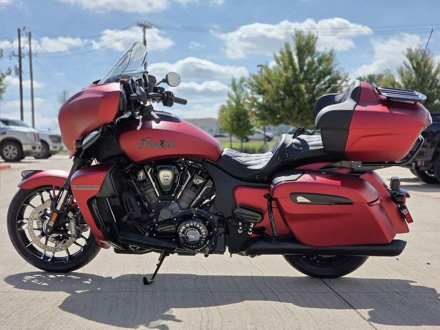 2025 Indian Motorcycle® Roadmaster® PowerPlus Dark Horse® 112 w/PowerBand Sunset Red Smoke