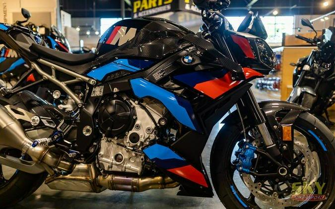 2025 BMW M 1000 R