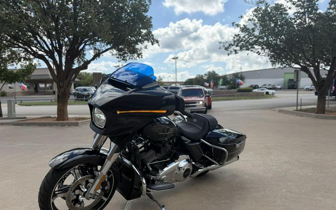 2026 Harley-Davidson® Street Glide® Midnight Ember Chrome Trim