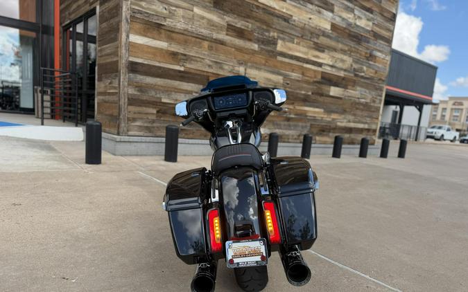 2026 Harley-Davidson® Street Glide® Midnight Ember Chrome Trim