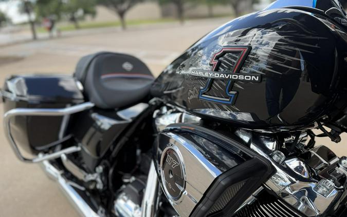 2026 Harley-Davidson® Street Glide® Midnight Ember Chrome Trim