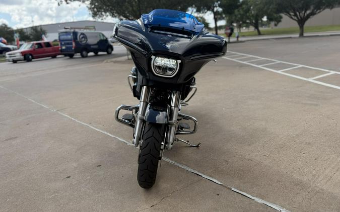 2026 Harley-Davidson® Street Glide® Midnight Ember Chrome Trim