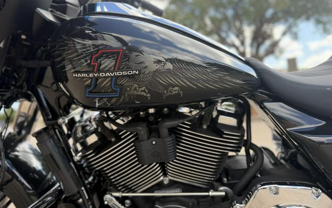 2026 Harley-Davidson® Street Glide® Midnight Ember Chrome Trim