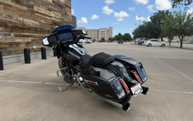 2026 Harley-Davidson® Street Glide® Midnight Ember Chrome Trim