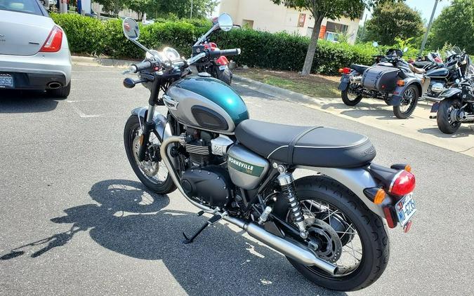 2022 Triumph Bonneville T100 Gold Line Silver Ice / Competition Green