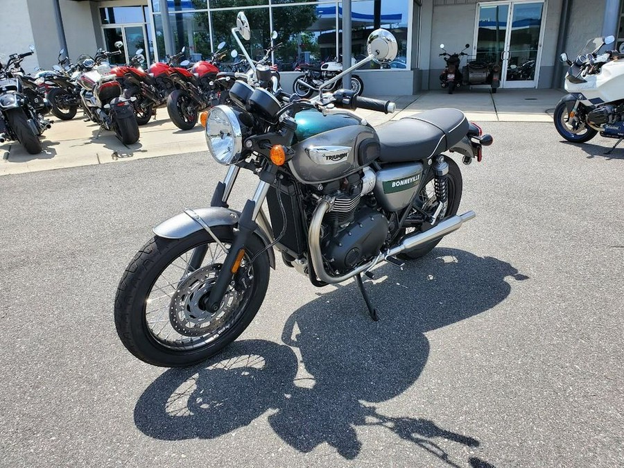 2022 Triumph Bonneville T100 Gold Line Silver Ice / Competition Green