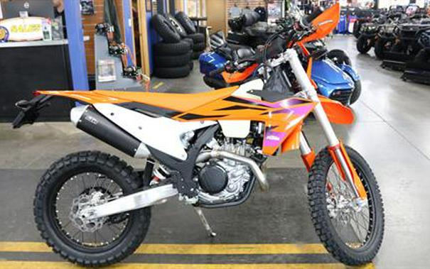 2024 KTM 500 EXC-F Six Days First Look [Fast Facts]