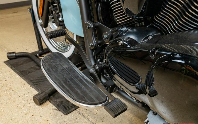 2025 Kawasaki VULCAN 900 CLASSIC