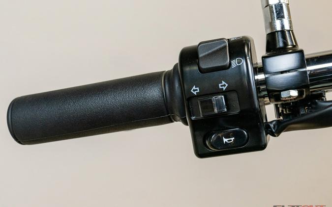 2025 Kawasaki VULCAN 900 CLASSIC