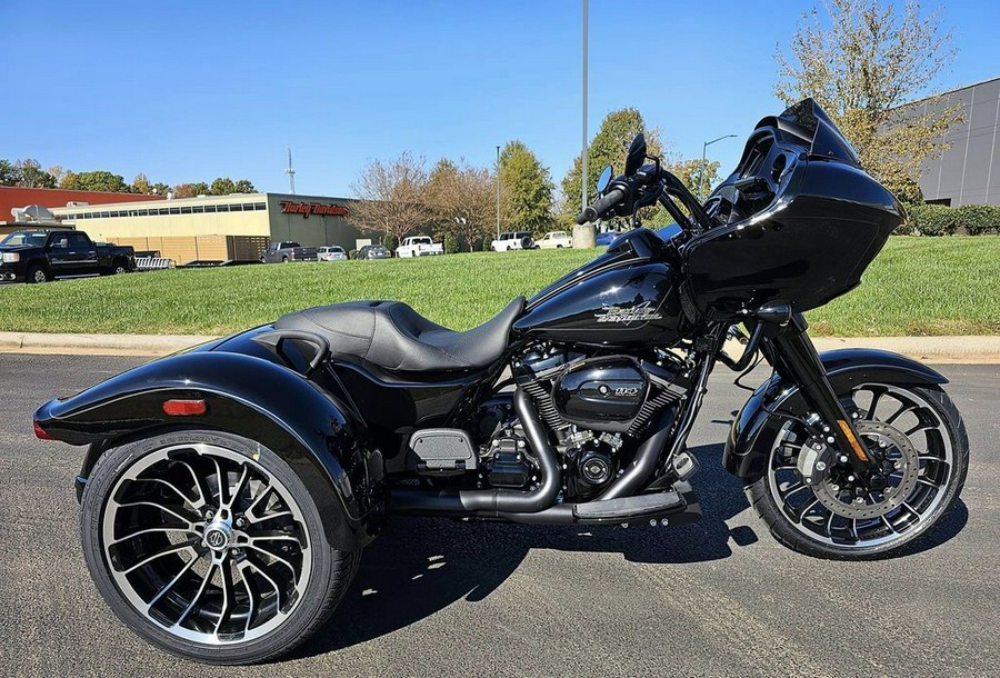 2023 Harley-Davidson® FLTRT - Road Glide® 3