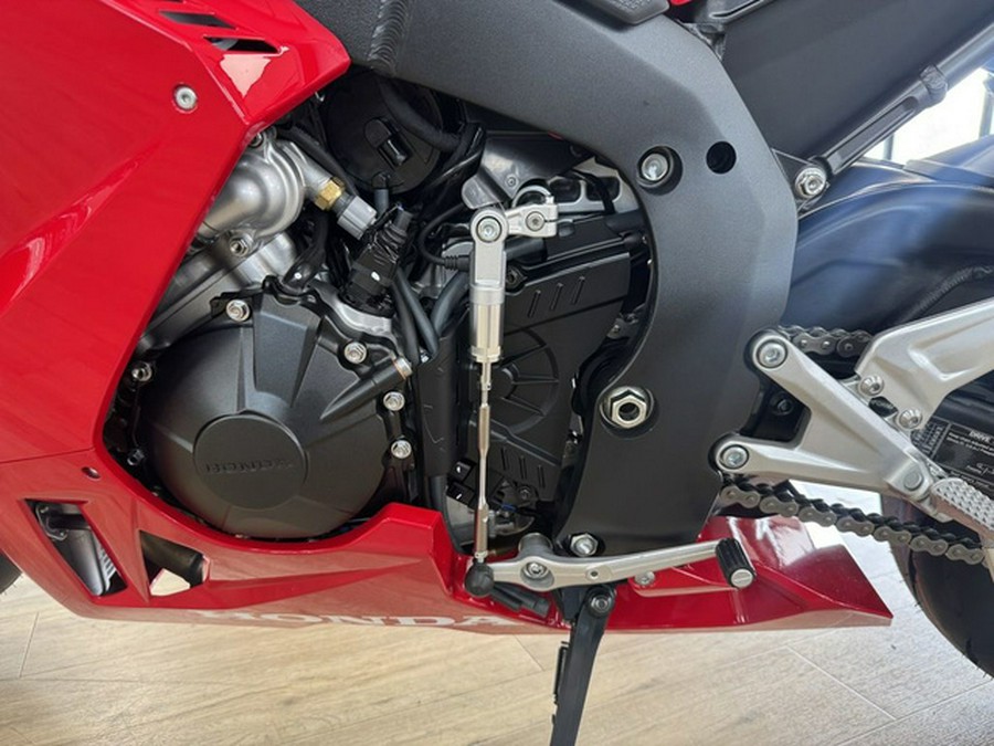 2026 Honda CBR1000RR-R Fireblade SP