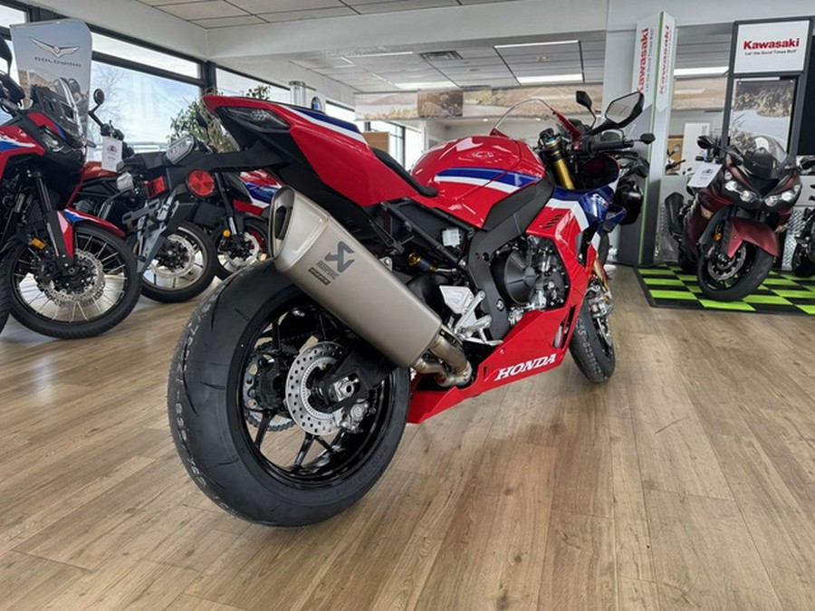 2026 Honda CBR1000RR-R Fireblade SP