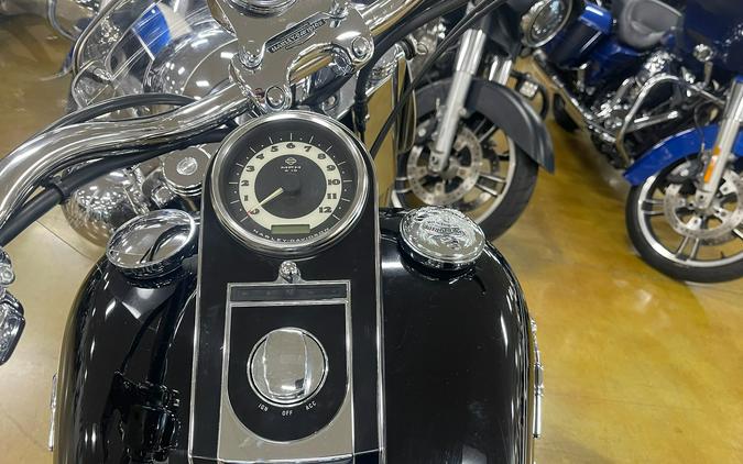 2005 Harley-Davidson FLSTN/FLSTNI Softail® Deluxe