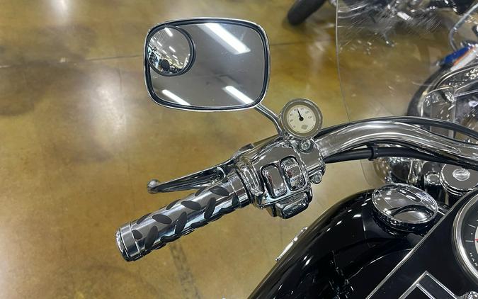2005 Harley-Davidson FLSTN/FLSTNI Softail® Deluxe
