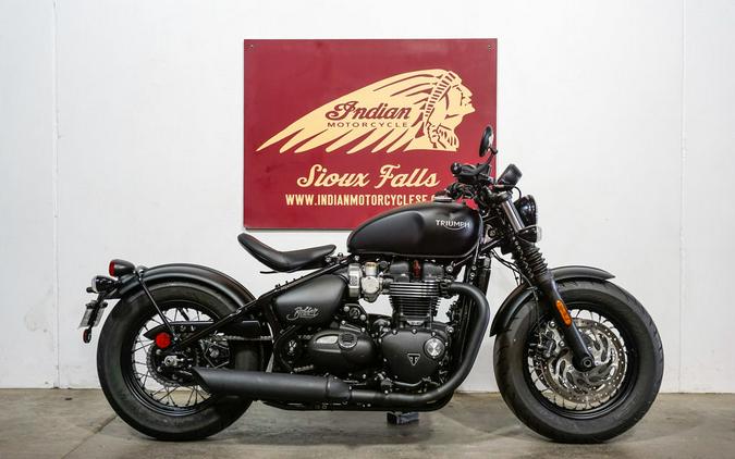 2019 Indian Scout Bobber vs. Triumph Bonneville Bobber Black: Comparison Review