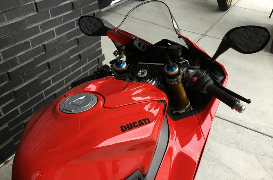 New 2025 Ducati PANIGALE V4S