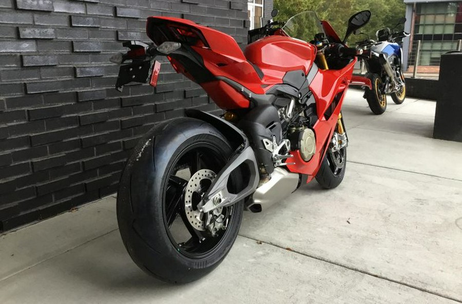 New 2025 Ducati PANIGALE V4S