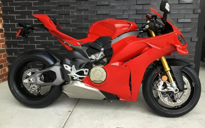 New 2025 Ducati PANIGALE V4S
