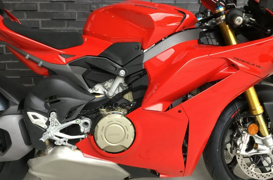 New 2025 Ducati PANIGALE V4S