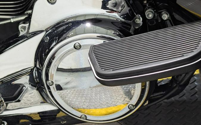 2017 Harley-Davidson® Tri Glide® Ultra Vivid Black