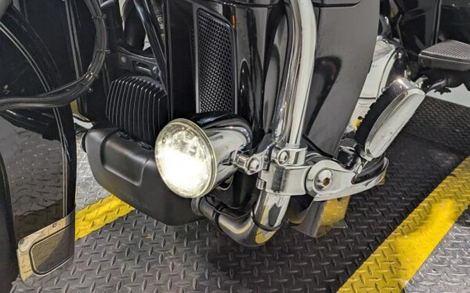 2017 Harley-Davidson® Tri Glide® Ultra Vivid Black