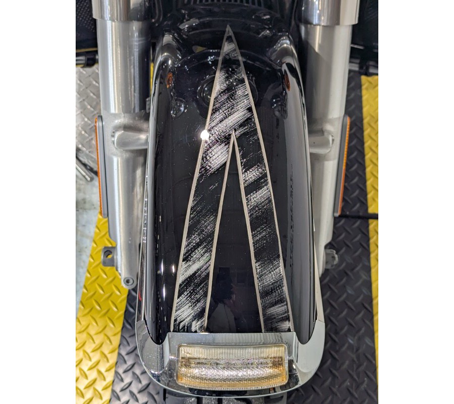 2017 Harley-Davidson® Tri Glide® Ultra Vivid Black