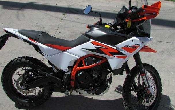 2025 KTM Adventure 390 R