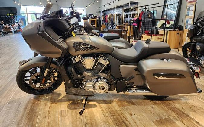 2023 Indian Motorcycle® Challenger® Titanium Smoke