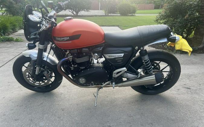 2023 Triumph Speed Twin 1200 Matte Baja Orange