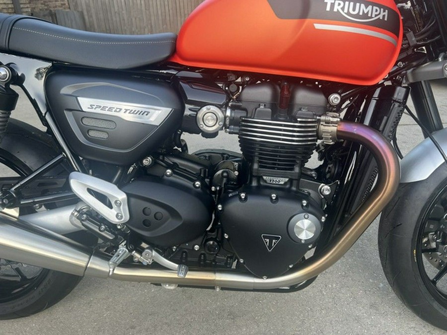 2023 Triumph Speed Twin 1200 Matte Baja Orange