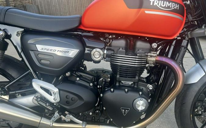 2023 Triumph Speed Twin 1200 Matte Baja Orange